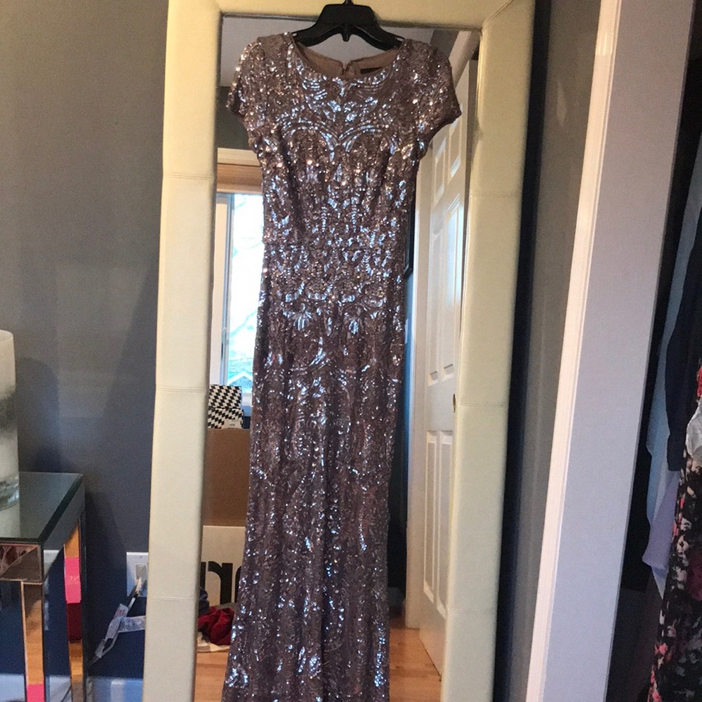 NWT Betsey & Adam cap sleeve sequin gown sz 8